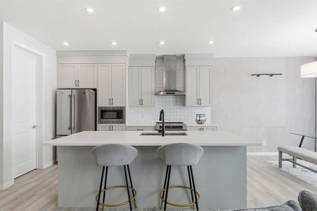 54 Belmont Manor SW, Calgary — photo 4 of 47