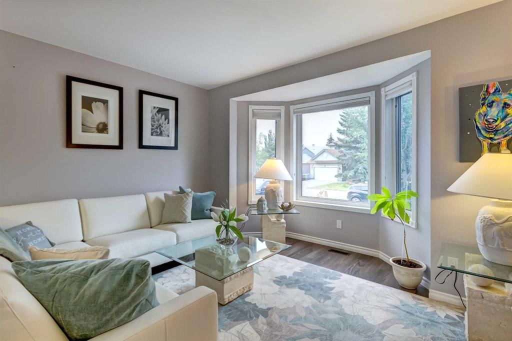 158 Somerset Close SW, Calgary — photo 2 of 29