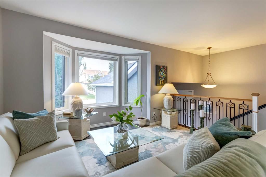 158 Somerset Close SW, Calgary — photo 3 of 29