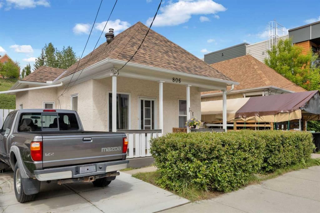 806 Mcdougall Road NE, Calgary — photo 5 of 44