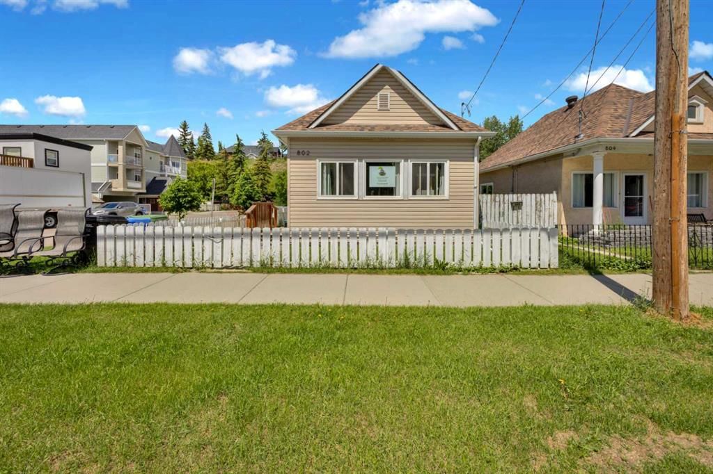 802 Mcdougall Road NE, Calgary — photo 3 of 47