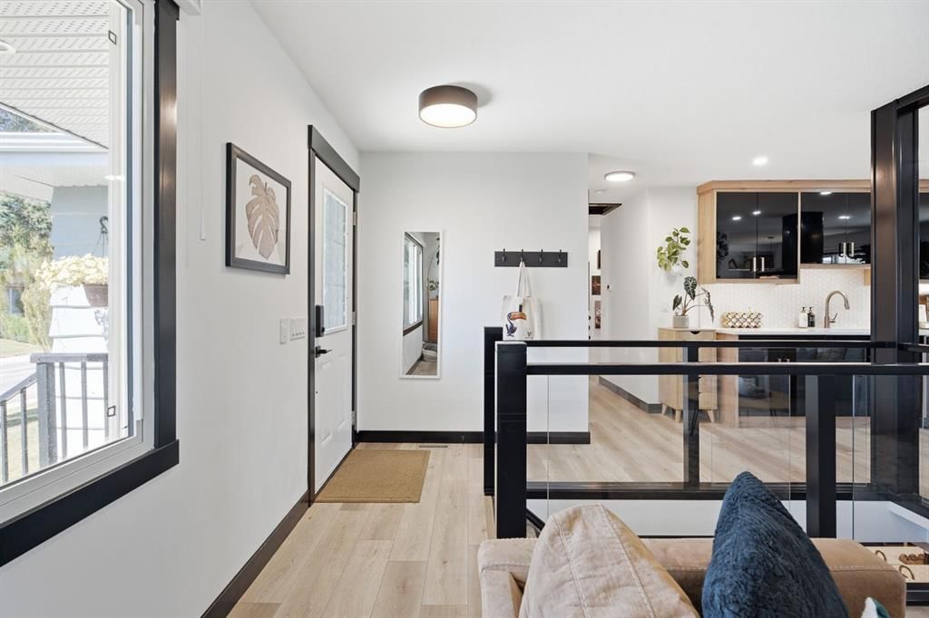 180 Huntford Road NE, Calgary — photo 3 of 41