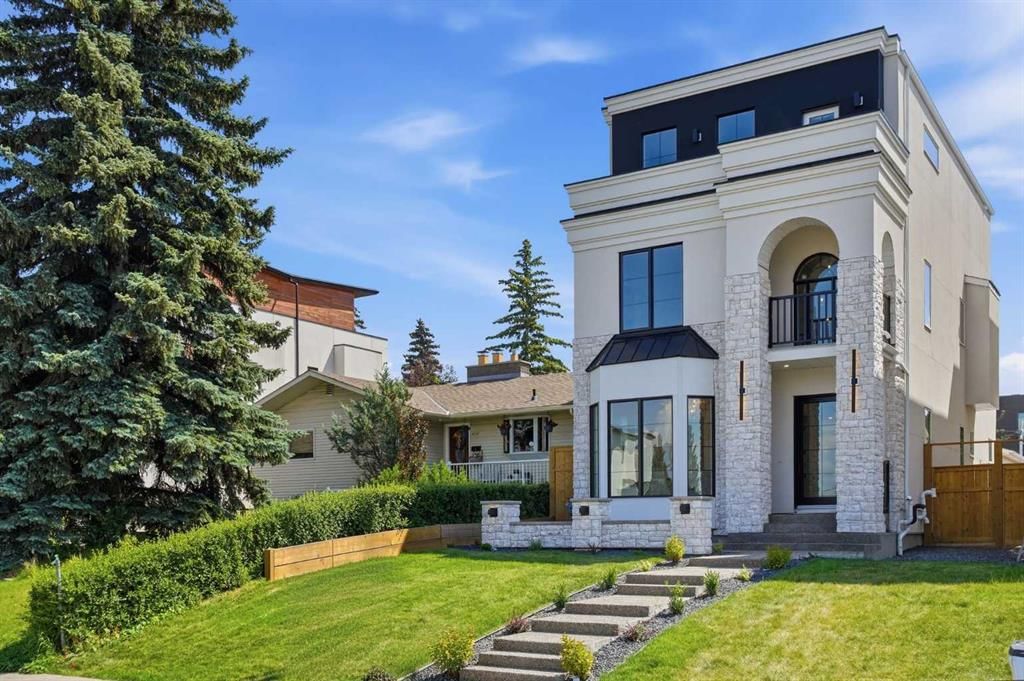 2131 29 Avenue SW, Calgary — main listing photo