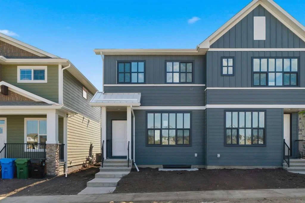 131 Royston Way NW, Calgary — main listing photo