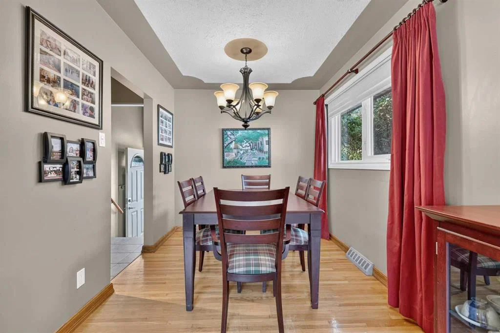 7536 Fleetwood Drive SE, Calgary — photo 5 of 30