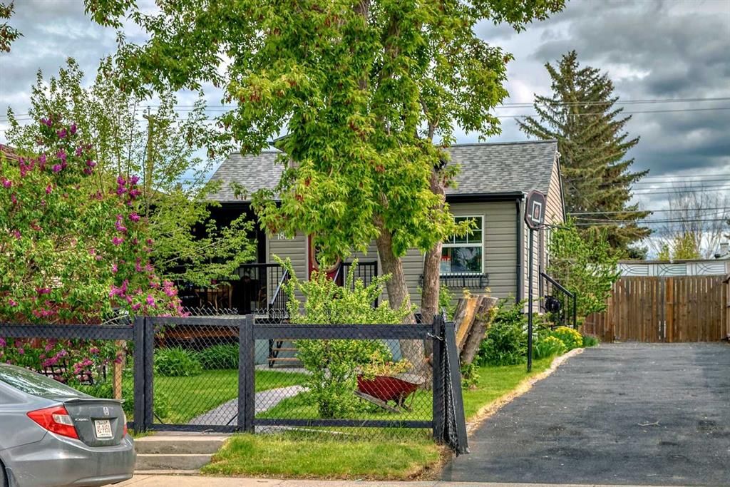 1834 42 Street SE, Calgary — main listing photo