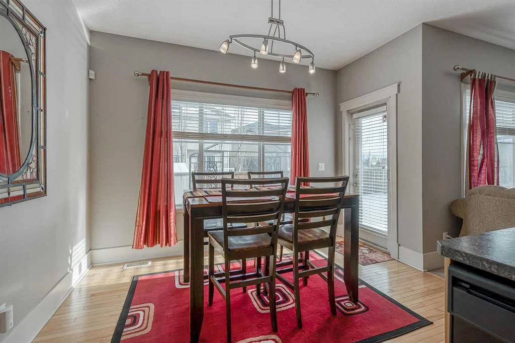177 Cougartown Circle SW, Calgary — photo 5 of 33