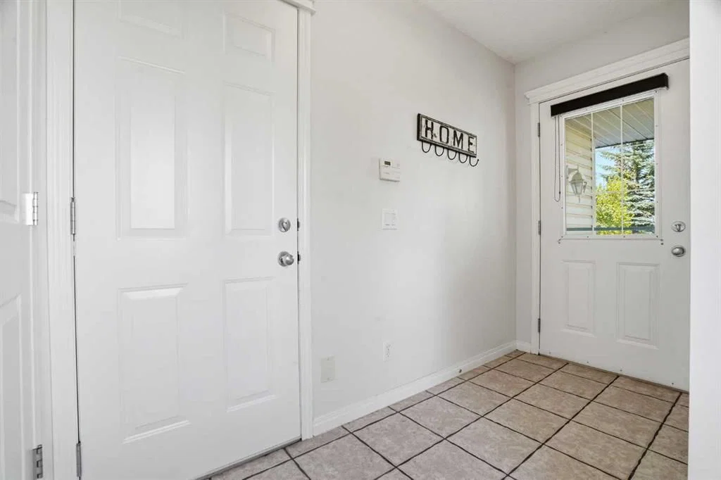 62 Country Hills Cove NW, Calgary — photo 3 of 40