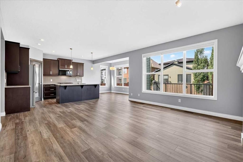 51 Evansborough Road NW, Calgary — photo 2 of 50