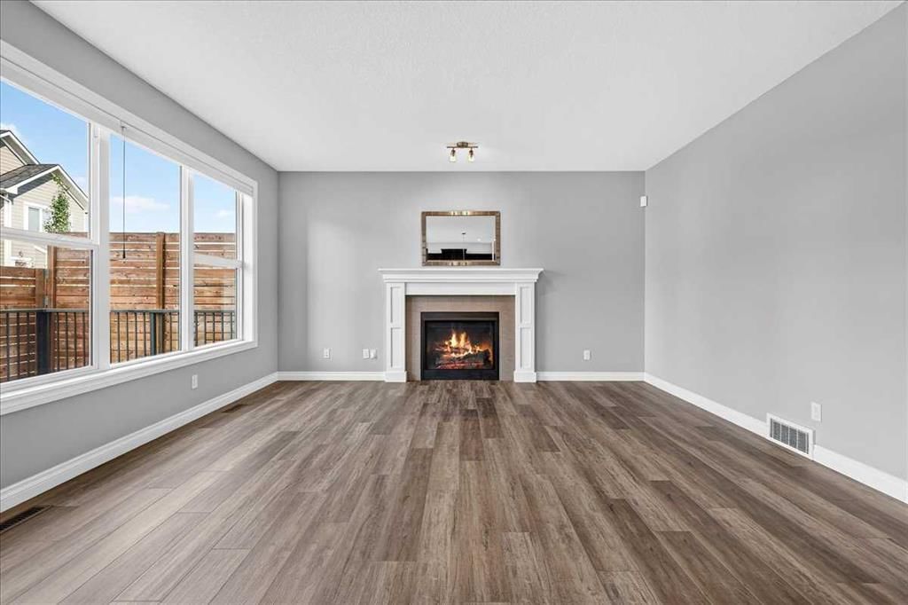51 Evansborough Road NW, Calgary — photo 5 of 50