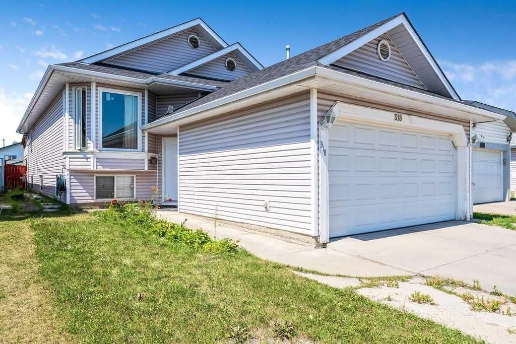 318 Applewood Drive SE, Calgary — main listing photo