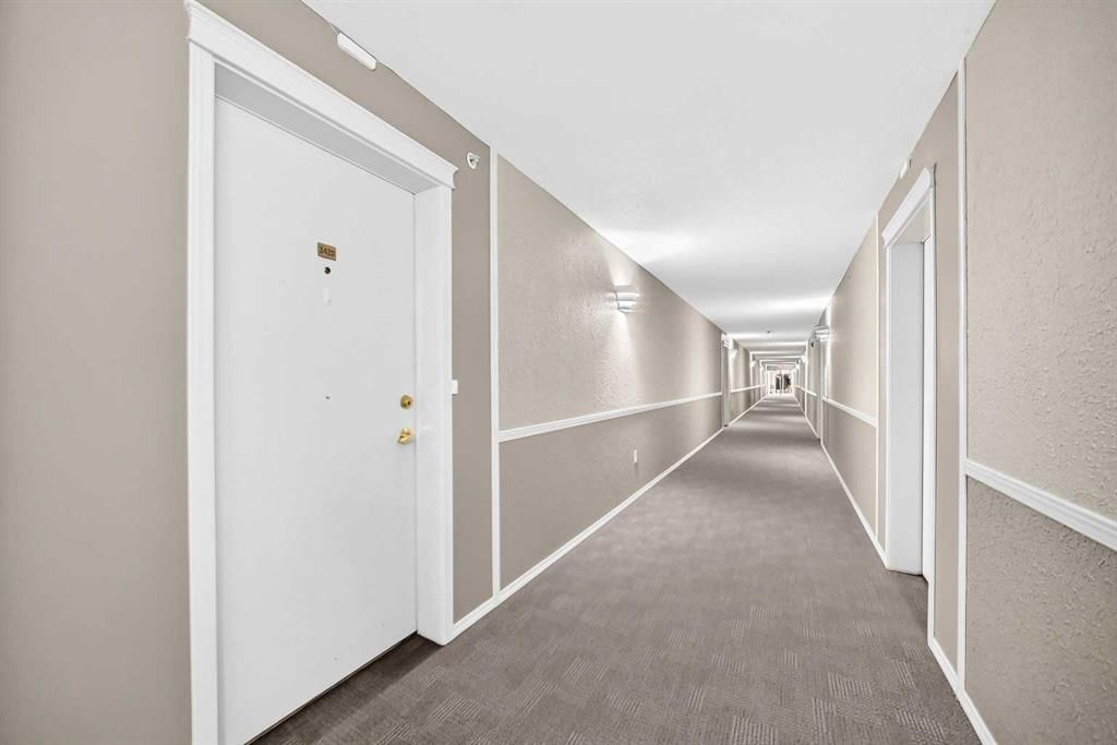 3425, 3000 Millrise Point SW, Calgary — photo 2 of 36