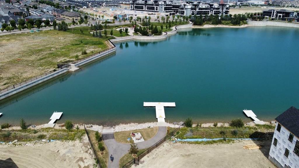 501 Marina Grove SE, Calgary — photo 3 of 8