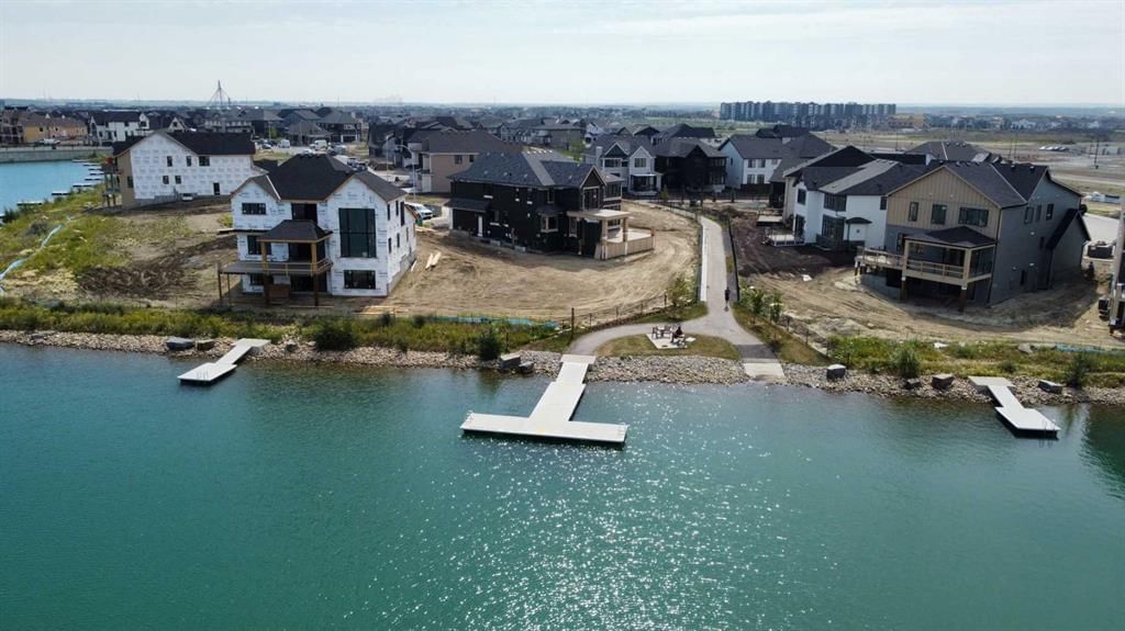 501 Marina Grove SE, Calgary — photo 4 of 8