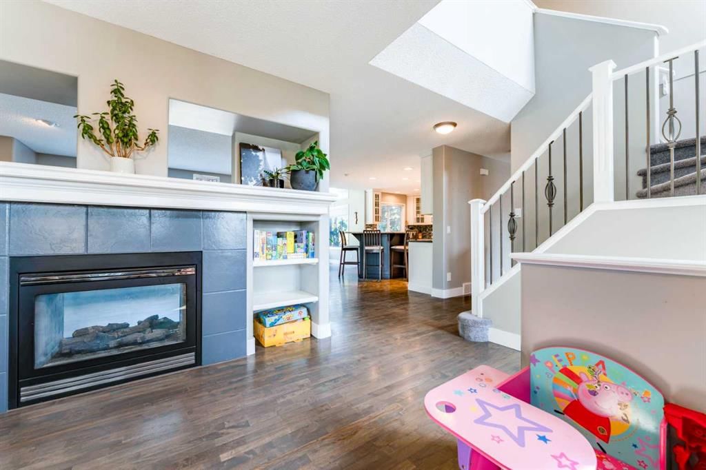 99 Springbluff Boulevard SW, Calgary — photo 5 of 50