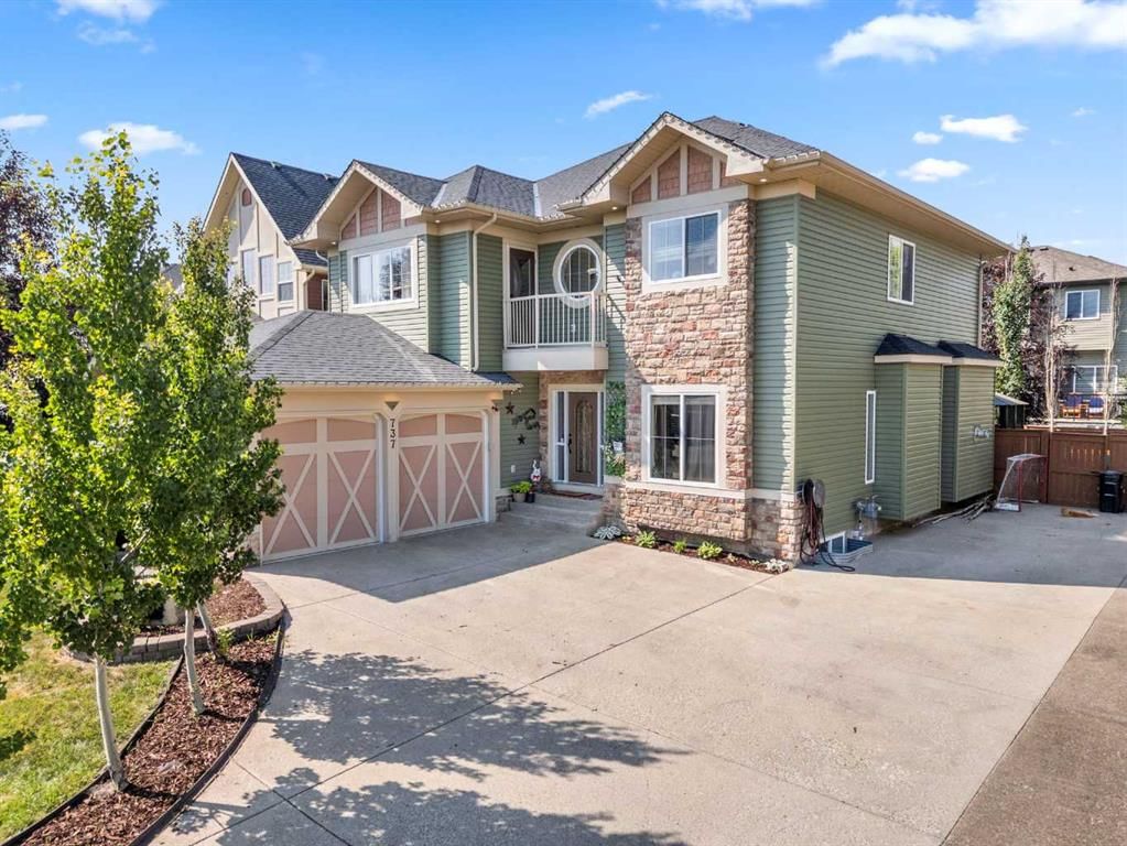 737 Canoe Avenue SW, Calgary — detached for sale