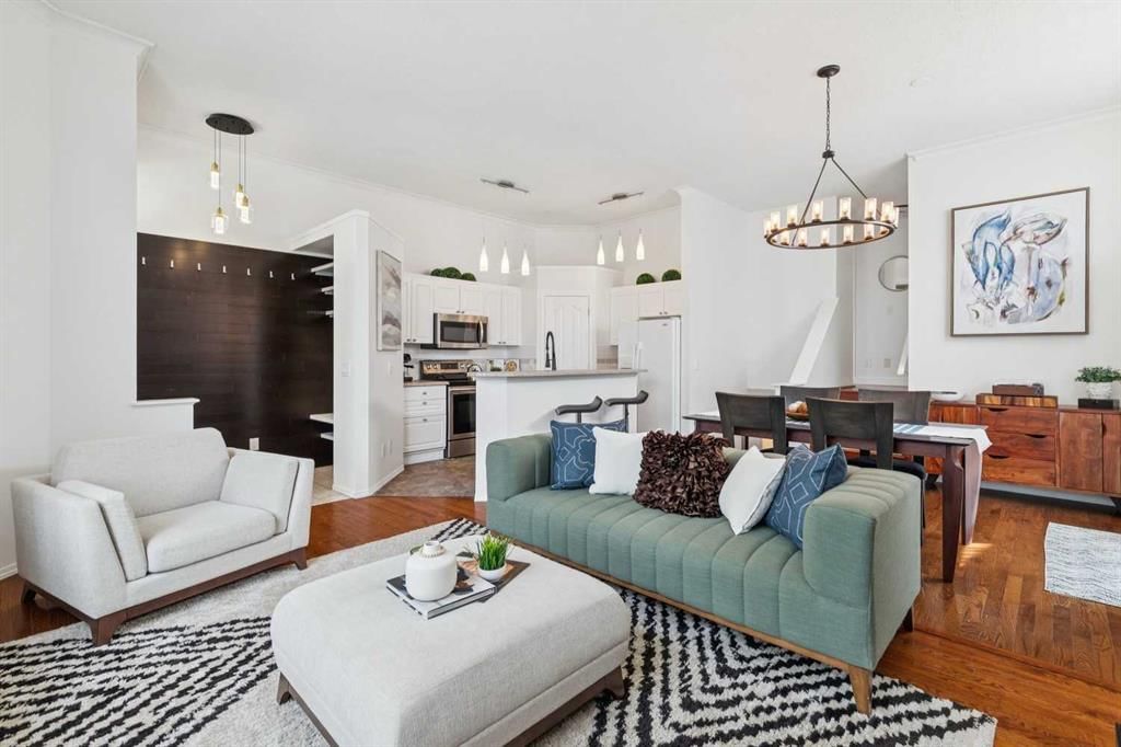 336 Mt Aberdeen Close SE, Calgary — main listing photo