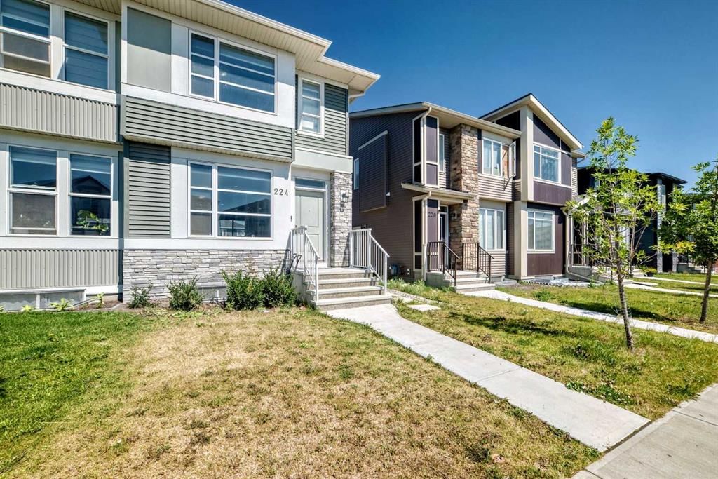 224 CORNER MEADOWS Way, Calgary — photo 3 of 47