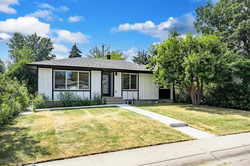 451 Arlington Drive SE, Calgary — photo 2 of 39