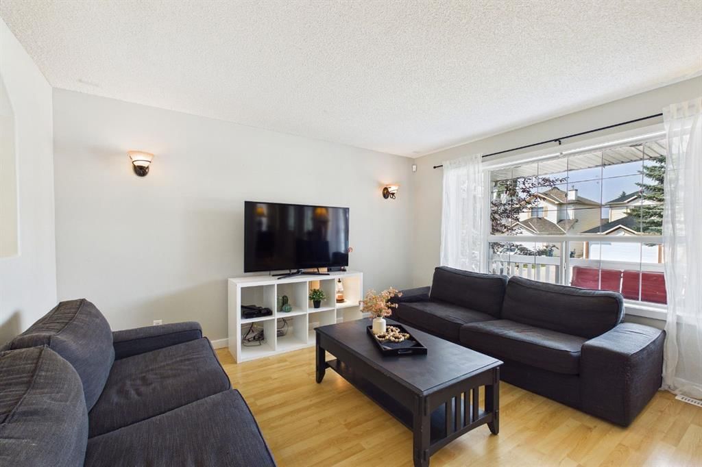 27 Bridlewood Park SW, Calgary — photo 4 of 41