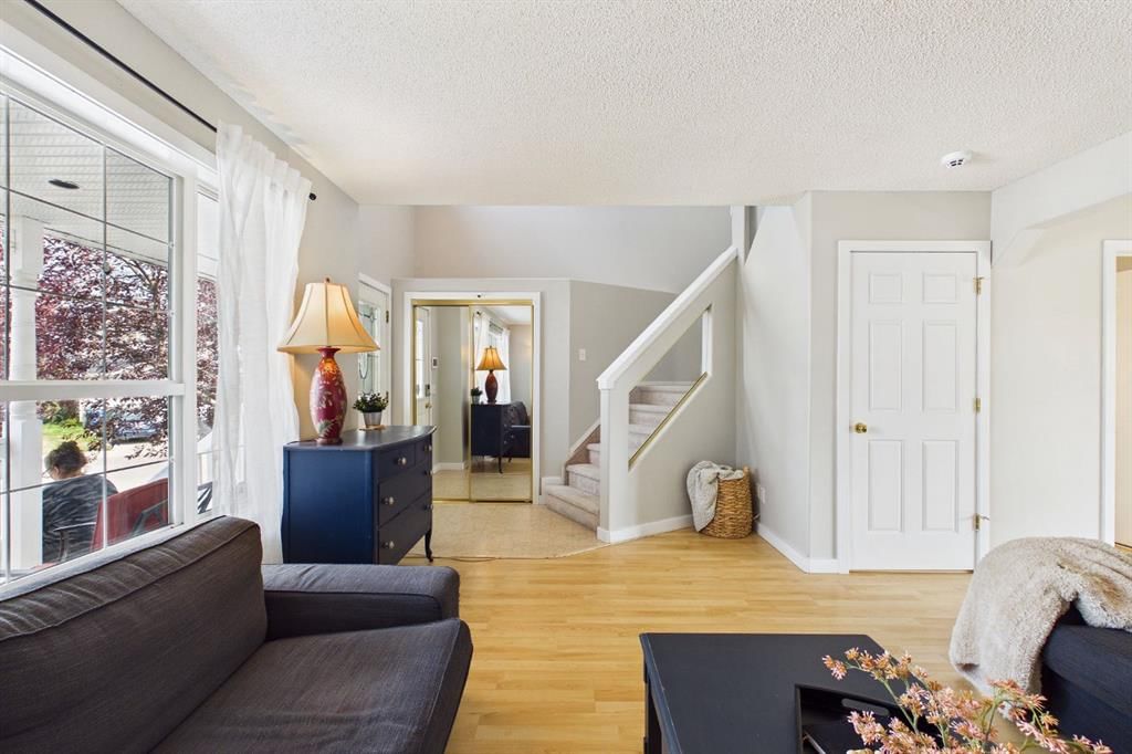 27 Bridlewood Park SW, Calgary — photo 5 of 41