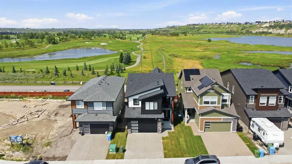 77 Wolf Hollow Villas SE, Calgary — main listing photo