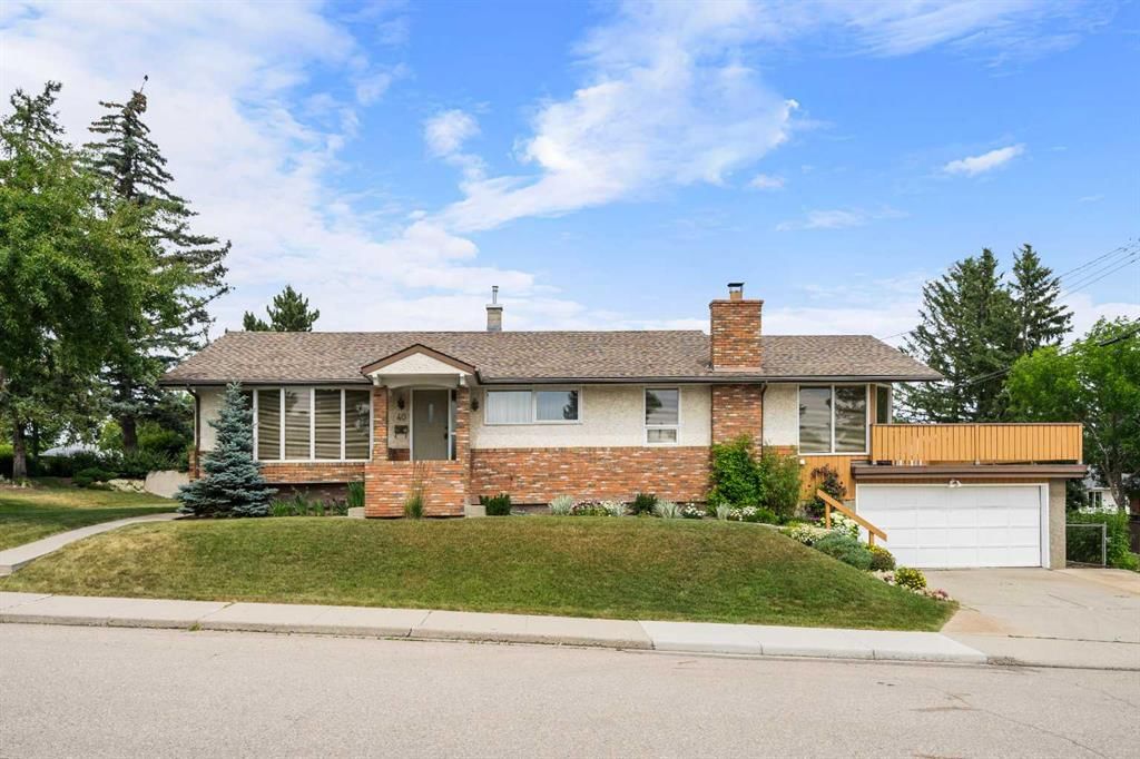 40 Thornlee Crescent NW, Calgary — main listing photo