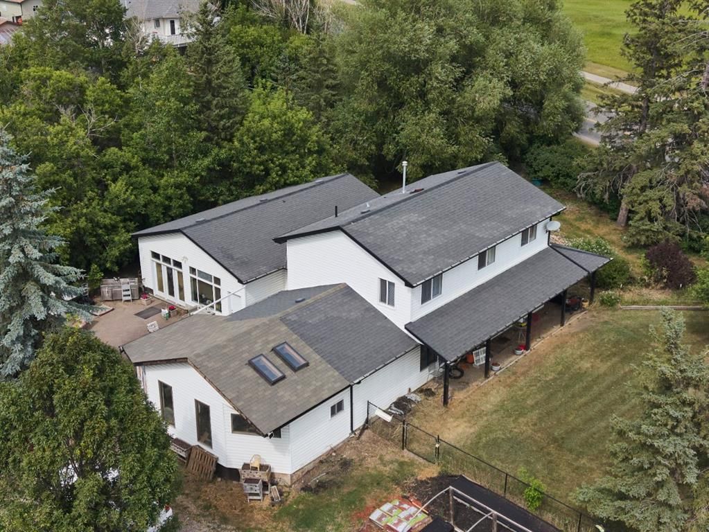 693 10 Avenue, Calgary — detached for sale