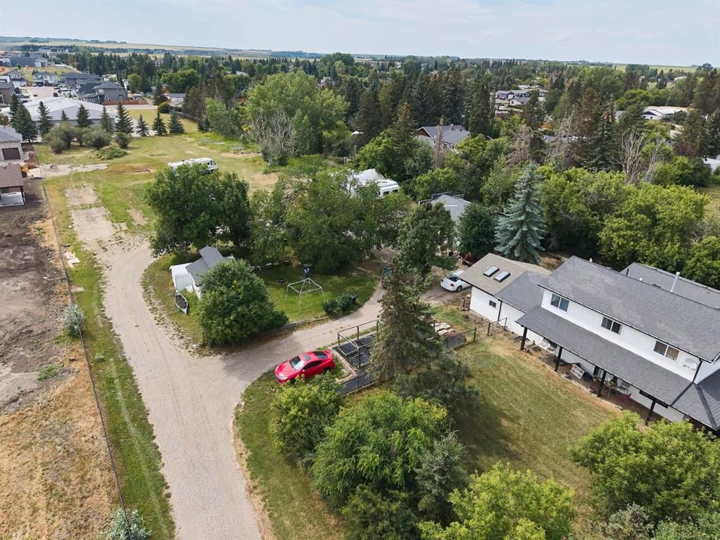 693 10 Avenue, Carstairs — photo 2 of 45