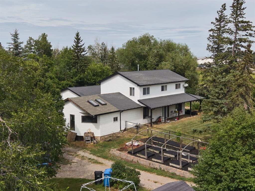 693 10 Avenue, Carstairs — photo 4 of 45