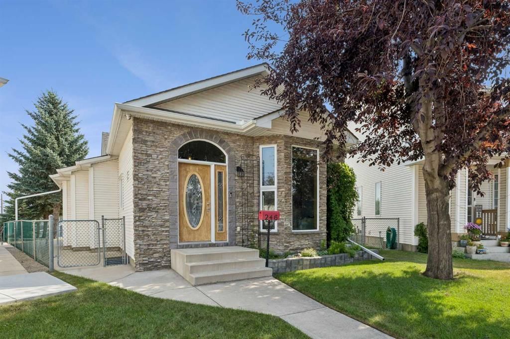246 Mt Lorette Place SE, Calgary — photo 3 of 49