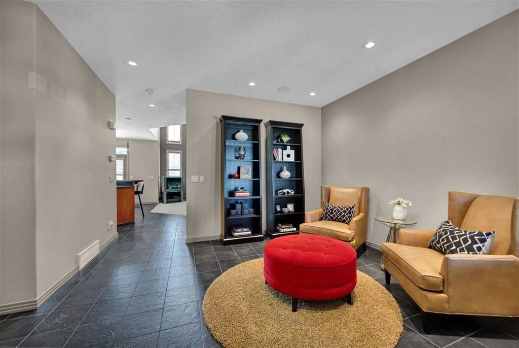 146 Springborough Point SW, Calgary — photo 4 of 43