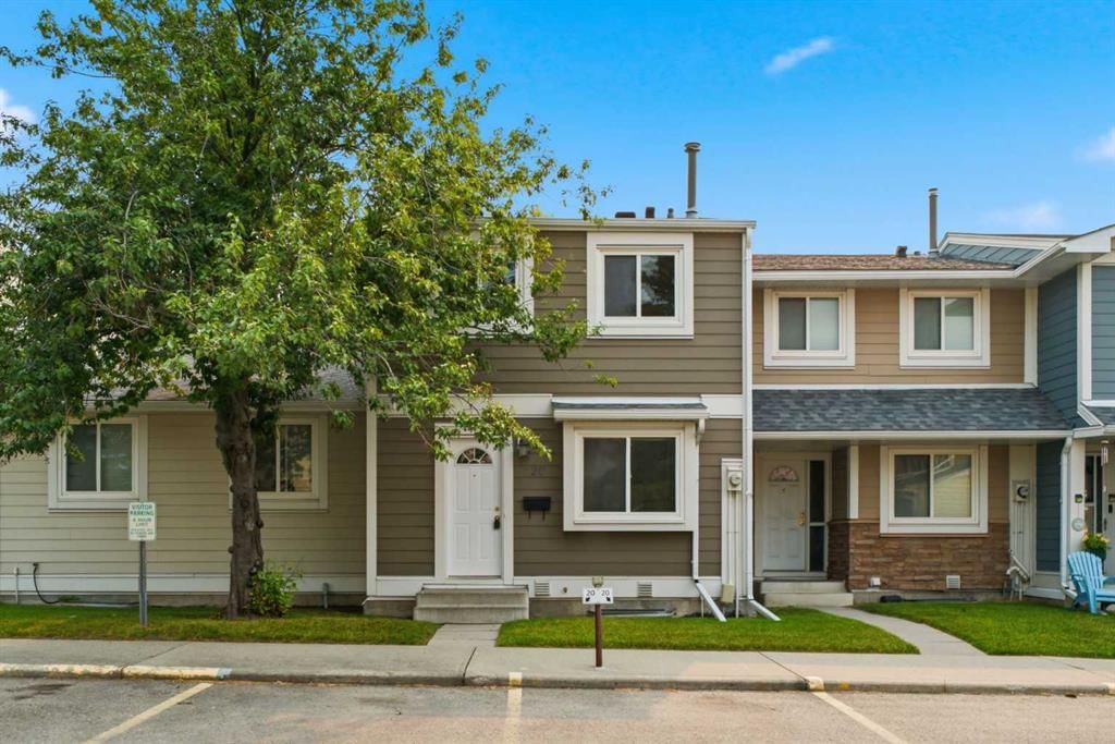 20 Georgian Villas NE, Calgary — main listing photo