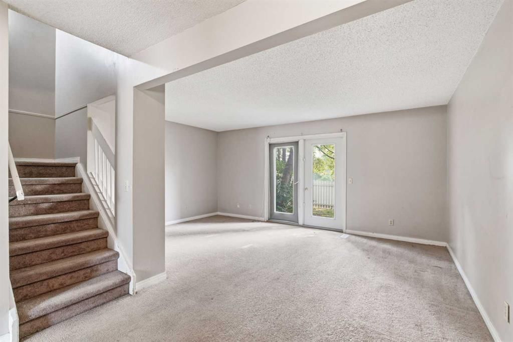 20 Georgian Villas NE, Calgary — photo 5 of 16