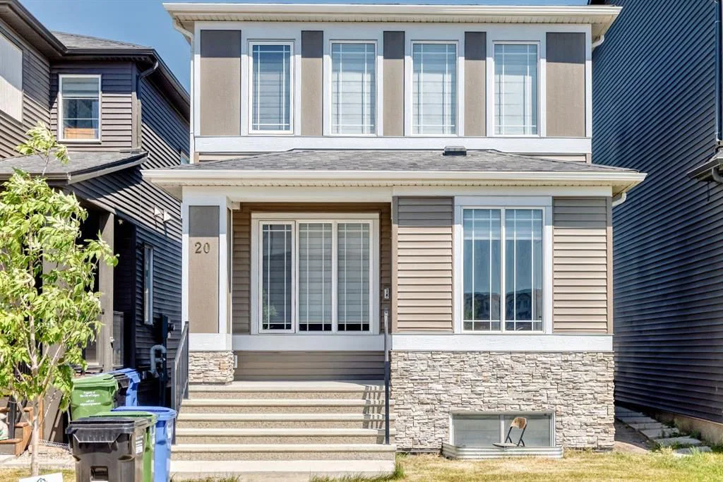 20 Corner Glen Avenue NE, Calgary — main listing photo