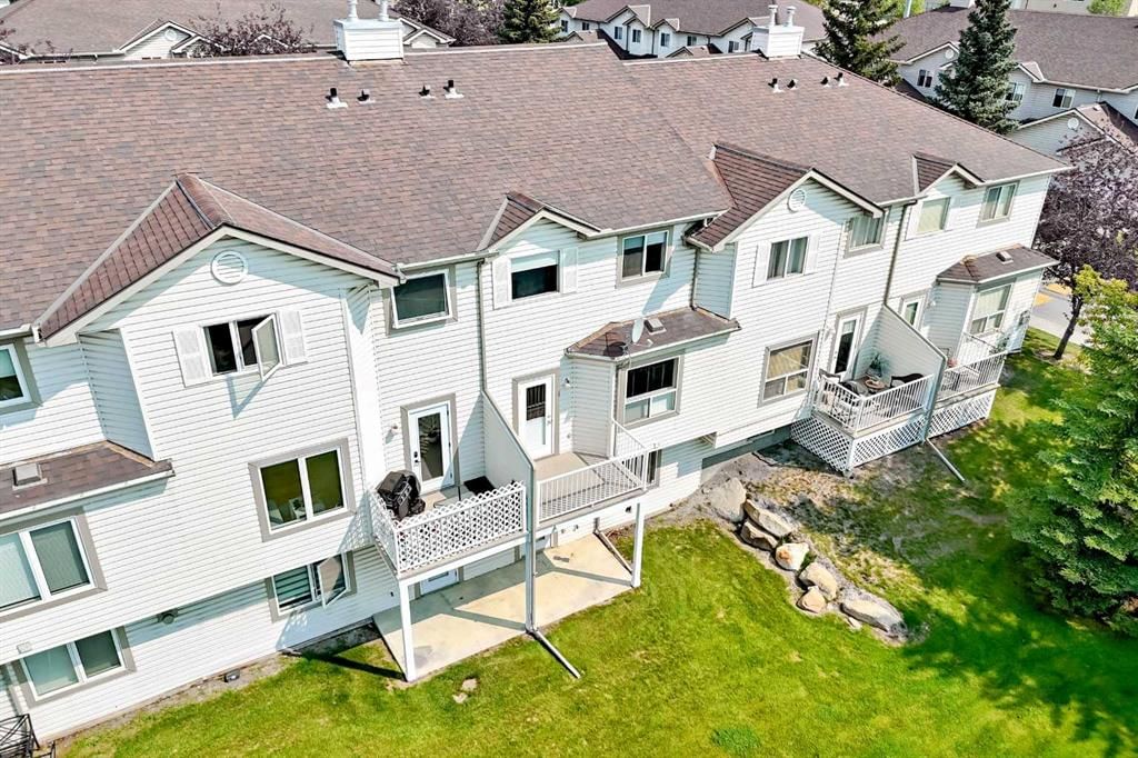 108 Douglas Glen Park SE, Calgary — photo 4 of 49