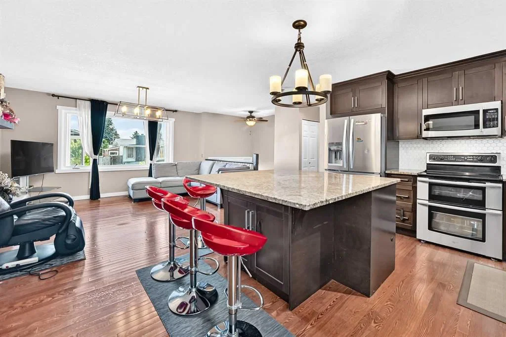 1823 65 Street NE, Calgary — photo 4 of 40
