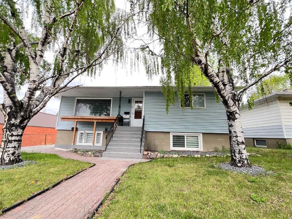 560 Northmount Drive NW, Calgary — main listing photo
