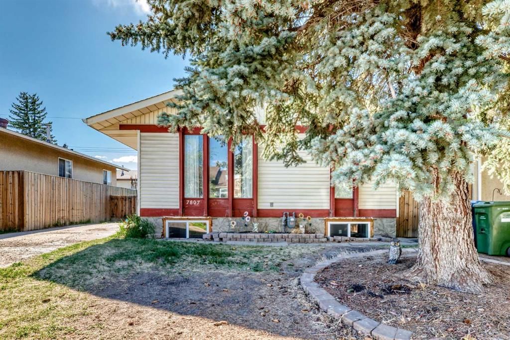 7807 20A Street SE, Calgary — photo 2 of 39