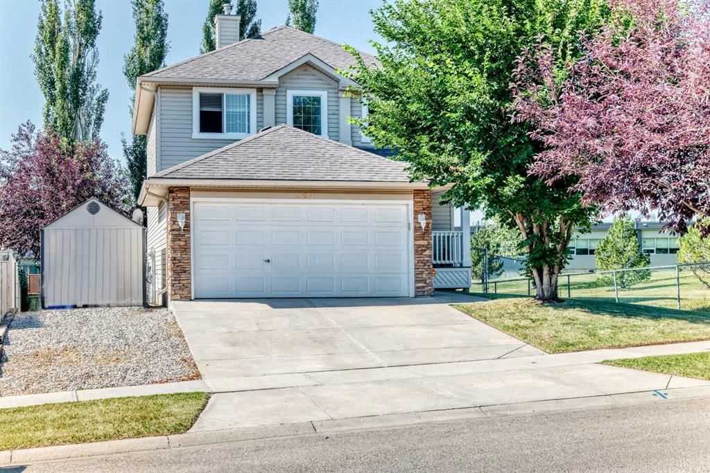 124 WEST LAKEVIEW Drive, Calgary — detached for sale