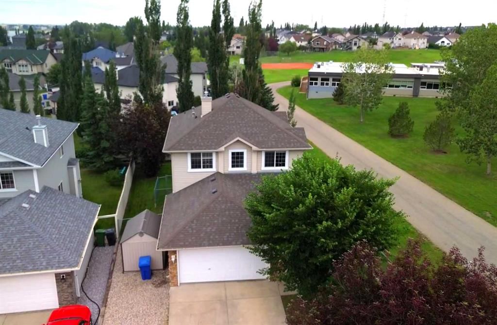 124 WEST LAKEVIEW Drive, Chestermere — photo 5 of 47