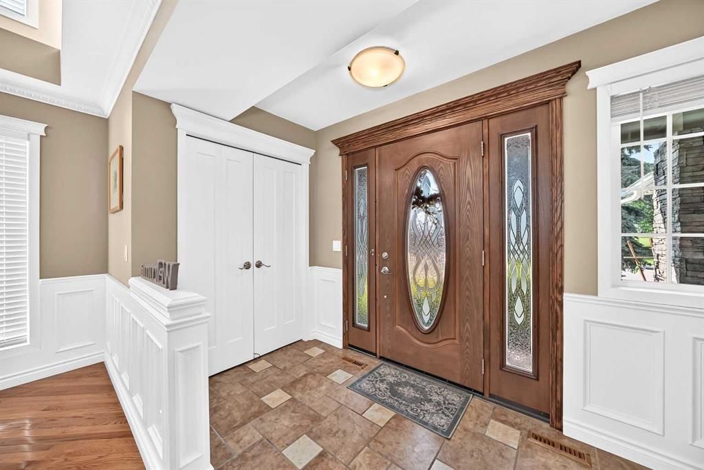 1574 Evergreen Drive SW, Calgary — photo 3 of 50