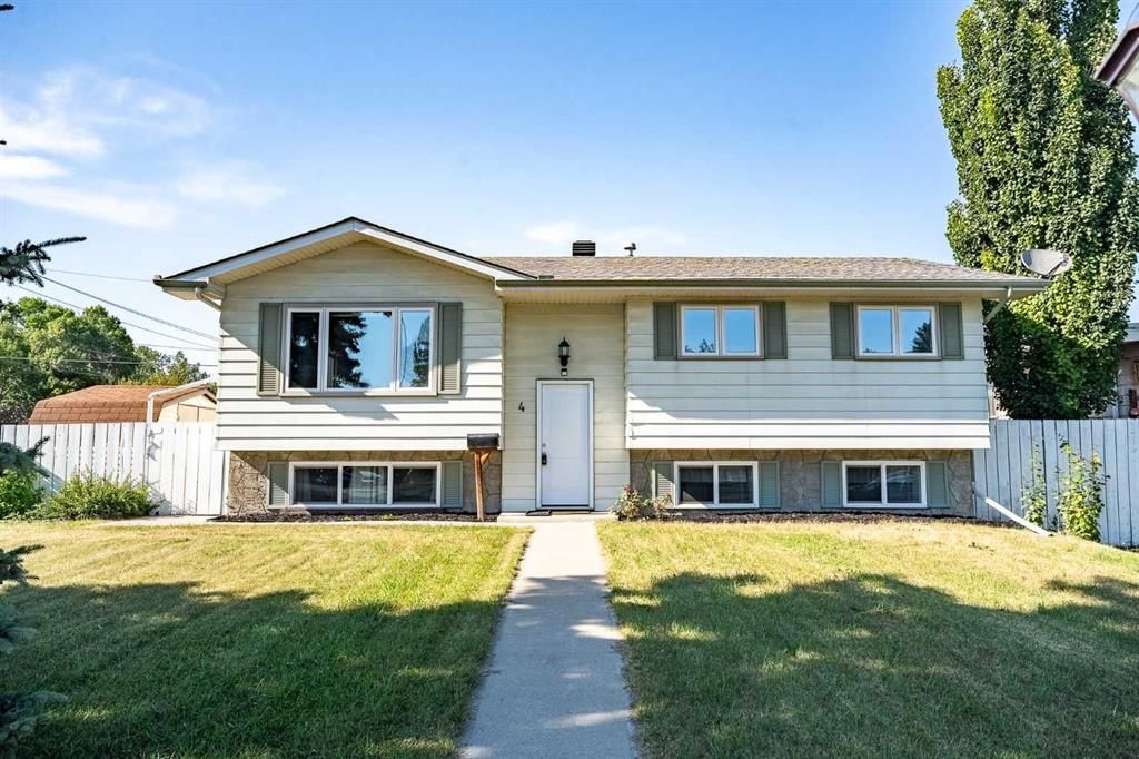 4 Arlington Bay SE, Calgary — main listing photo