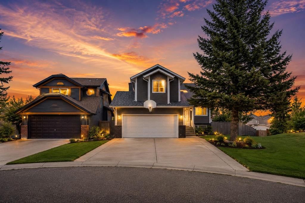 21 La Valencia Green NE, Calgary — main listing photo
