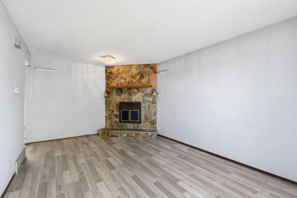 56 Pinecliff Close NE, Calgary — photo 3 of 34