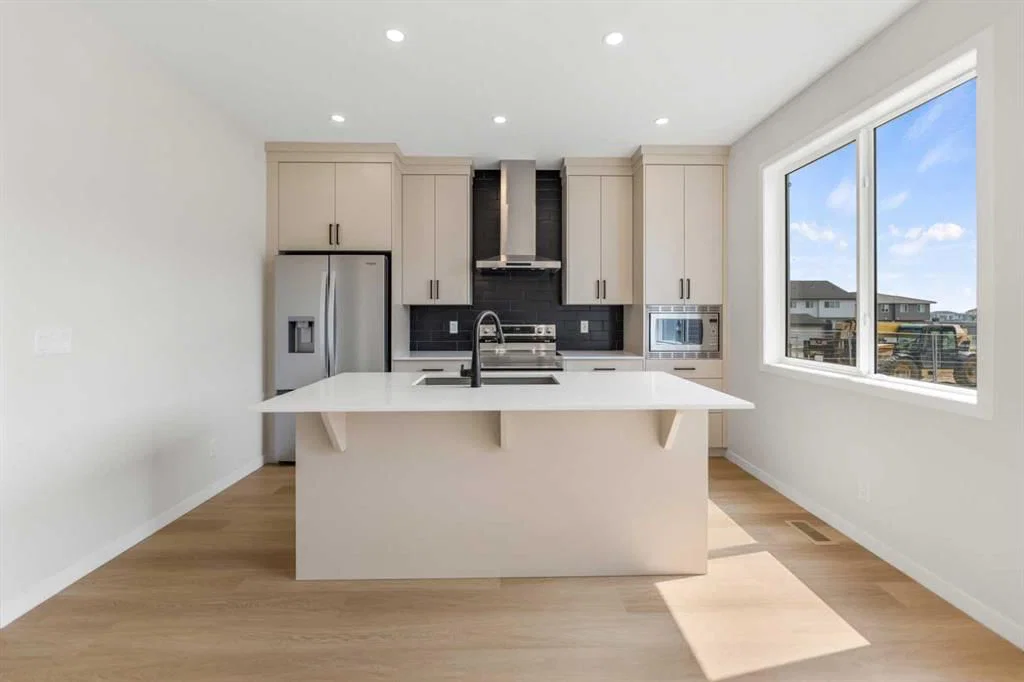 247 Lucas Gate NW, Calgary — photo 5 of 26