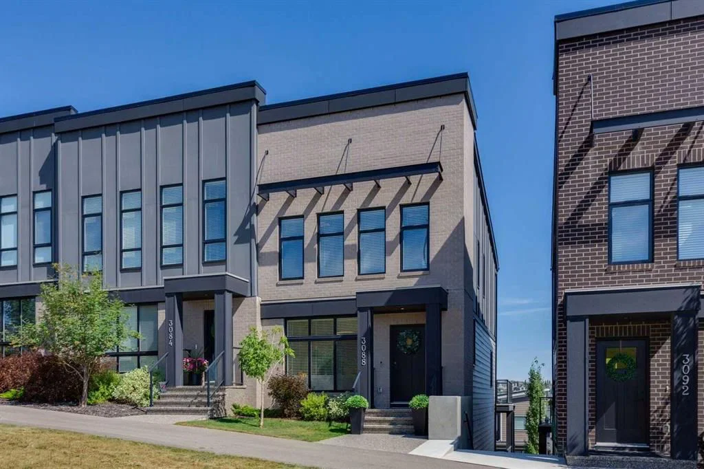 3088 85 Street SW, Calgary — main listing photo