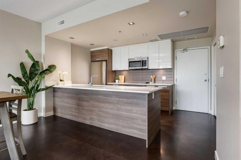 702, 235 9A Street NW, Calgary — photo 3 of 43