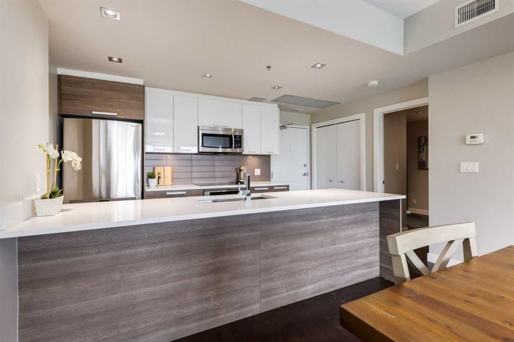702, 235 9A Street NW, Calgary — photo 4 of 43