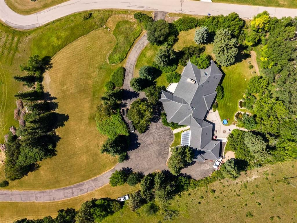 187 Slopeview Drive SW, Calgary — photo 2 of 48